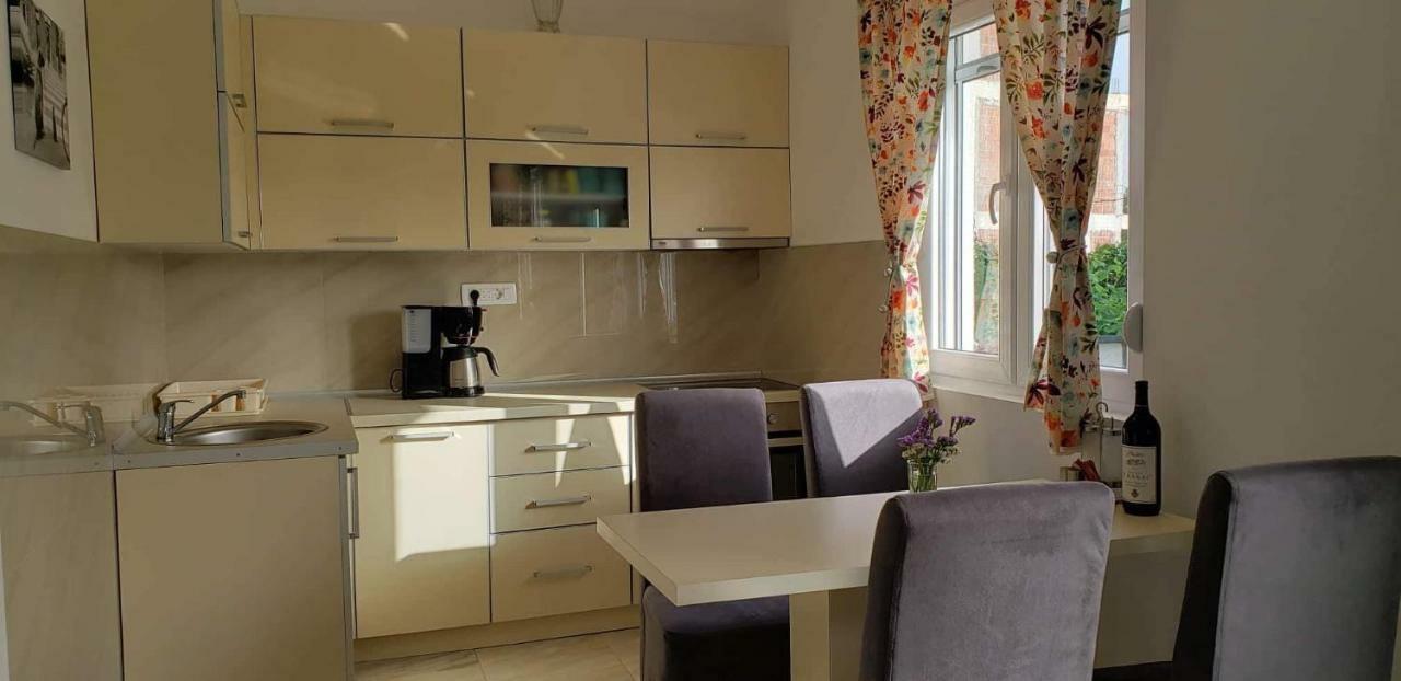 Apartmani Suncokreti - Sunflower Apartments Бар Экстерьер фото